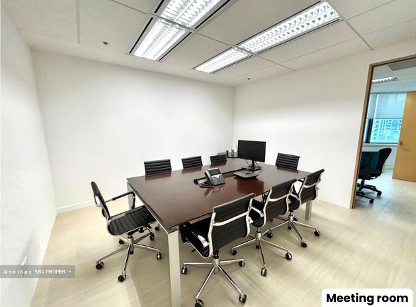 United Square (D11), Office #578629081